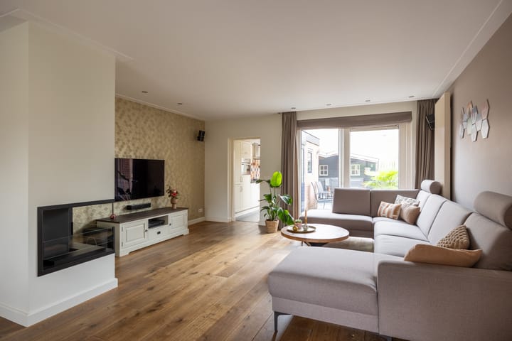 Photo 6 of Prins Bernhardstraat 9