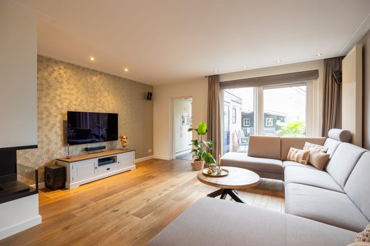 Photo 8 of Prins Bernhardstraat 9