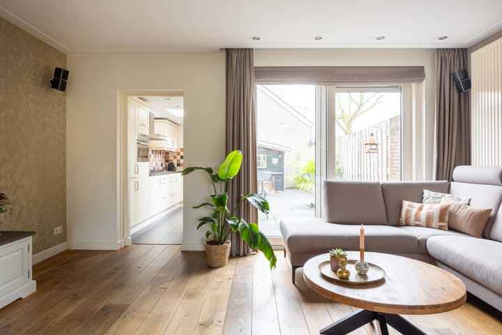 Photo 10 of Prins Bernhardstraat 9