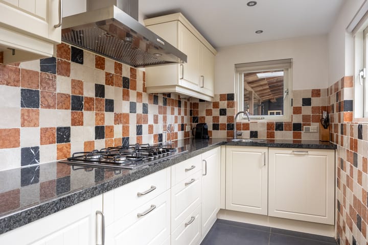 Photo 11 of Prins Bernhardstraat 9