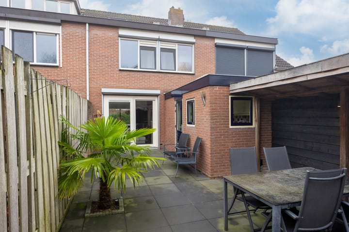 Photo 14 of Prins Bernhardstraat 9