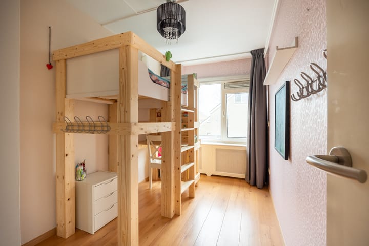 Photo 21 of Prins Bernhardstraat 9