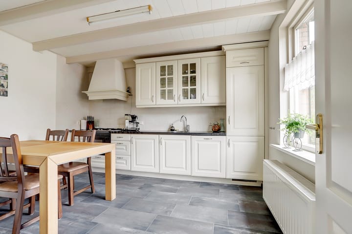 Photo 14 of Middenstraat 14