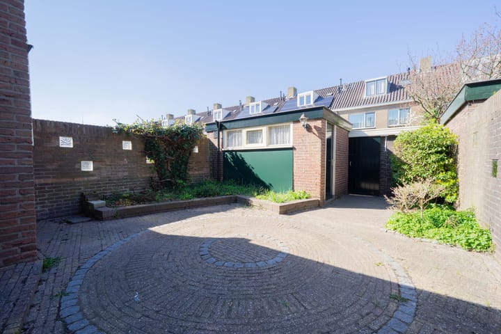 Photo 32 of Pieter Breughelstraat 9