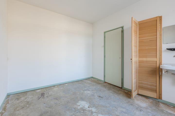 Photo 13 of Meent 57