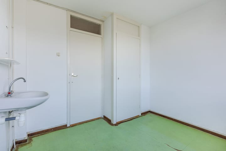 Photo 19 of Meent 57