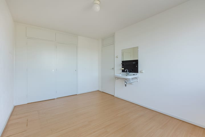 Photo 21 of Meent 57