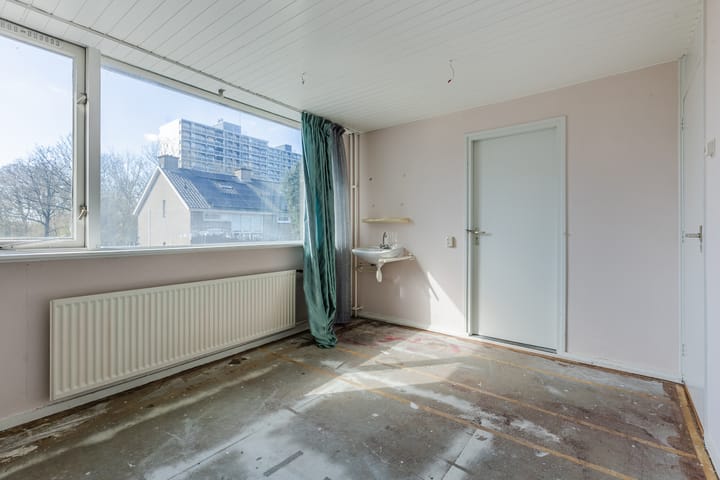 Photo 23 of Meent 57