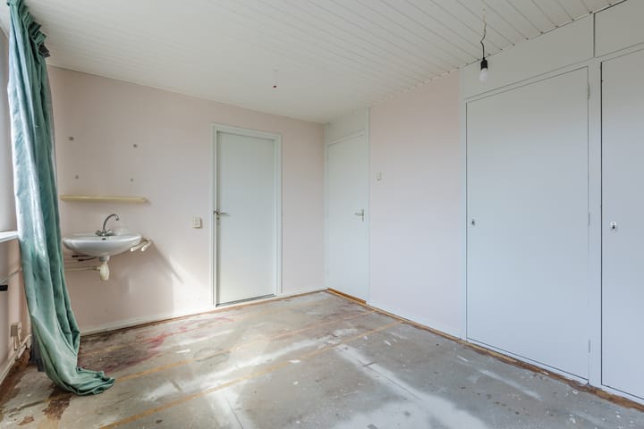 Photo 24 of Meent 57