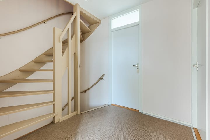 Photo 31 of Meent 57