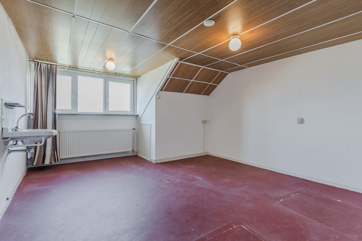 Photo 33 of Meent 57