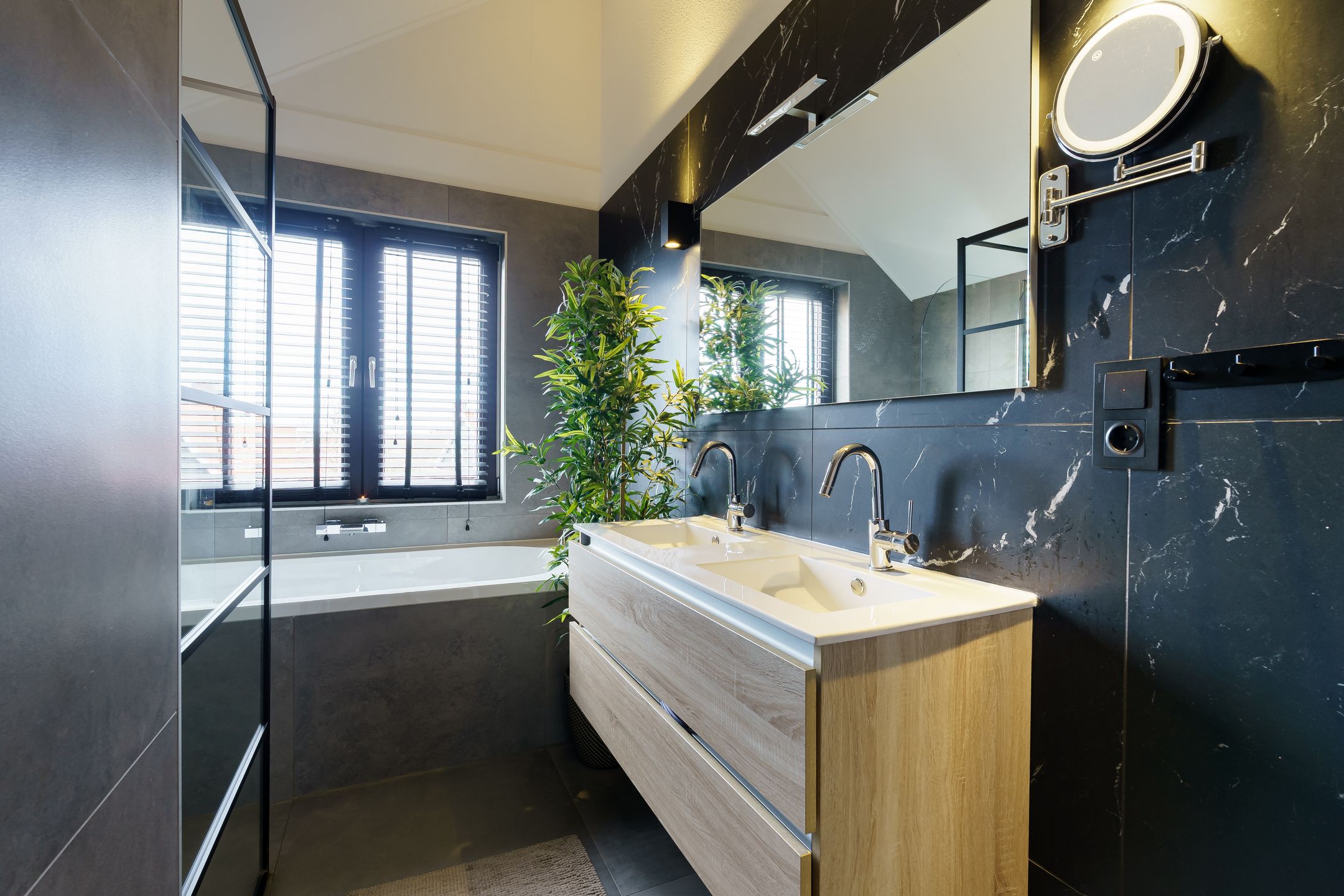 Foto 3 van Pikeur 12