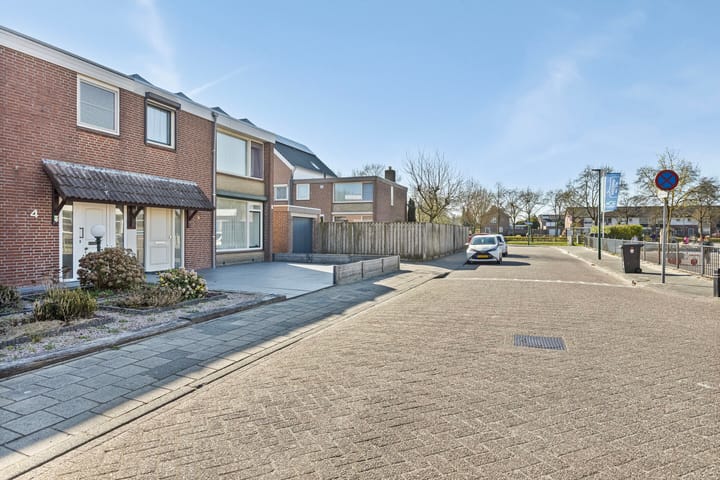 Foto 7 van van Ostadestraat 4