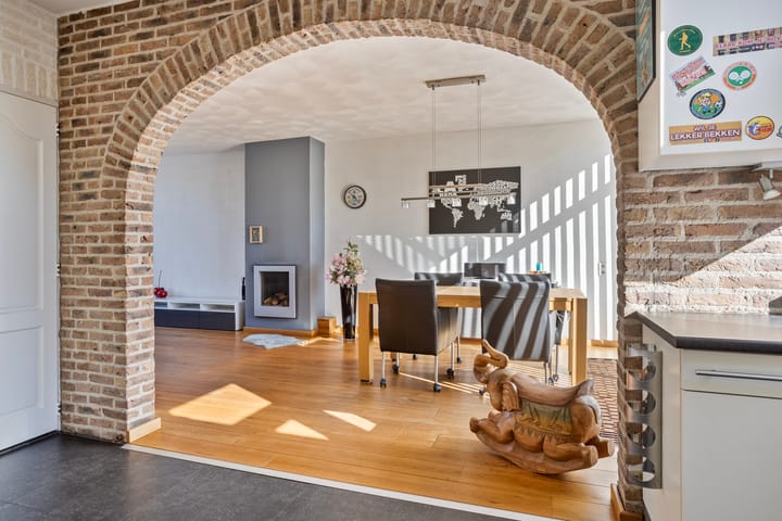 Foto 14 van van Ostadestraat 4