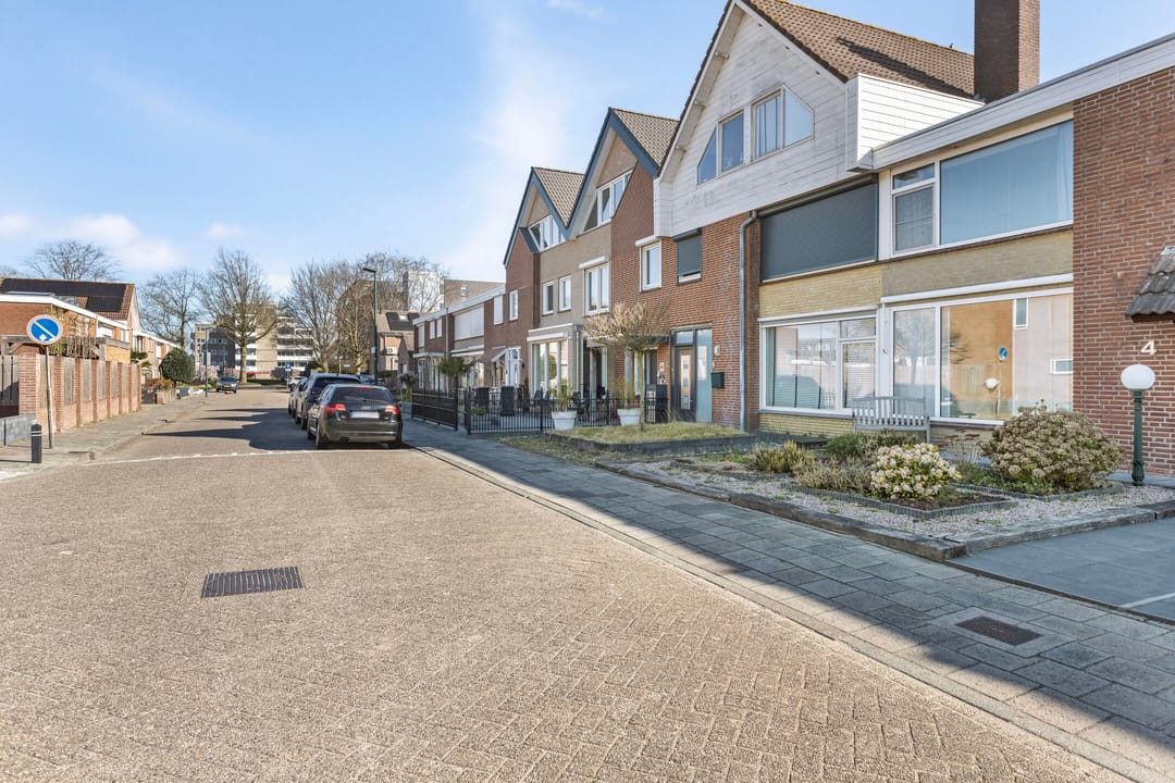 Foto 8 van van Ostadestraat 4