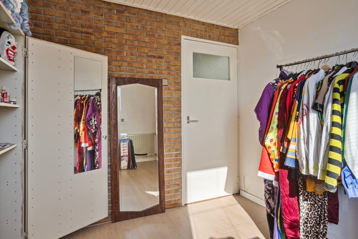 Foto 28 van van Ostadestraat 4