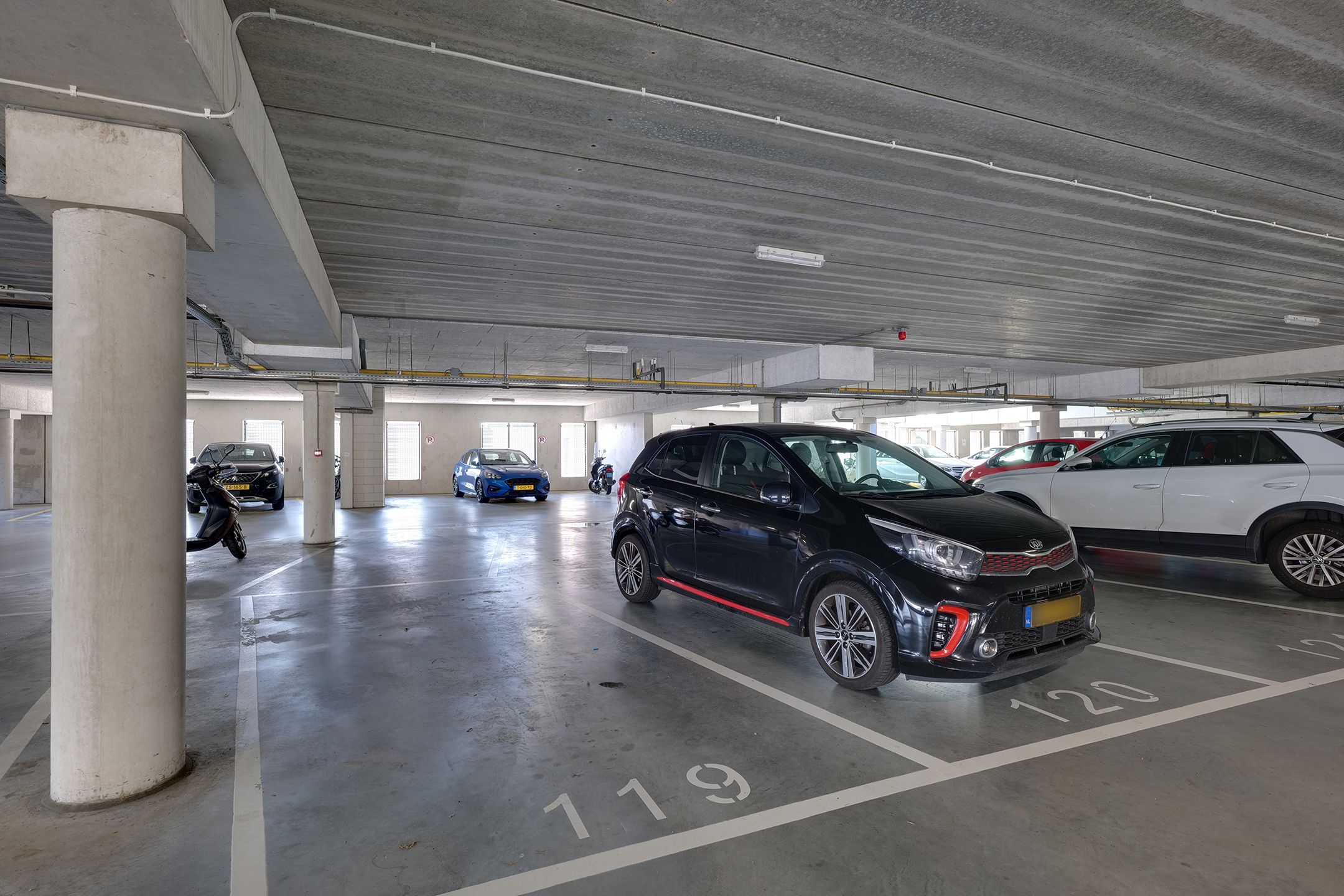 Foto 30 van Churchillplein 12