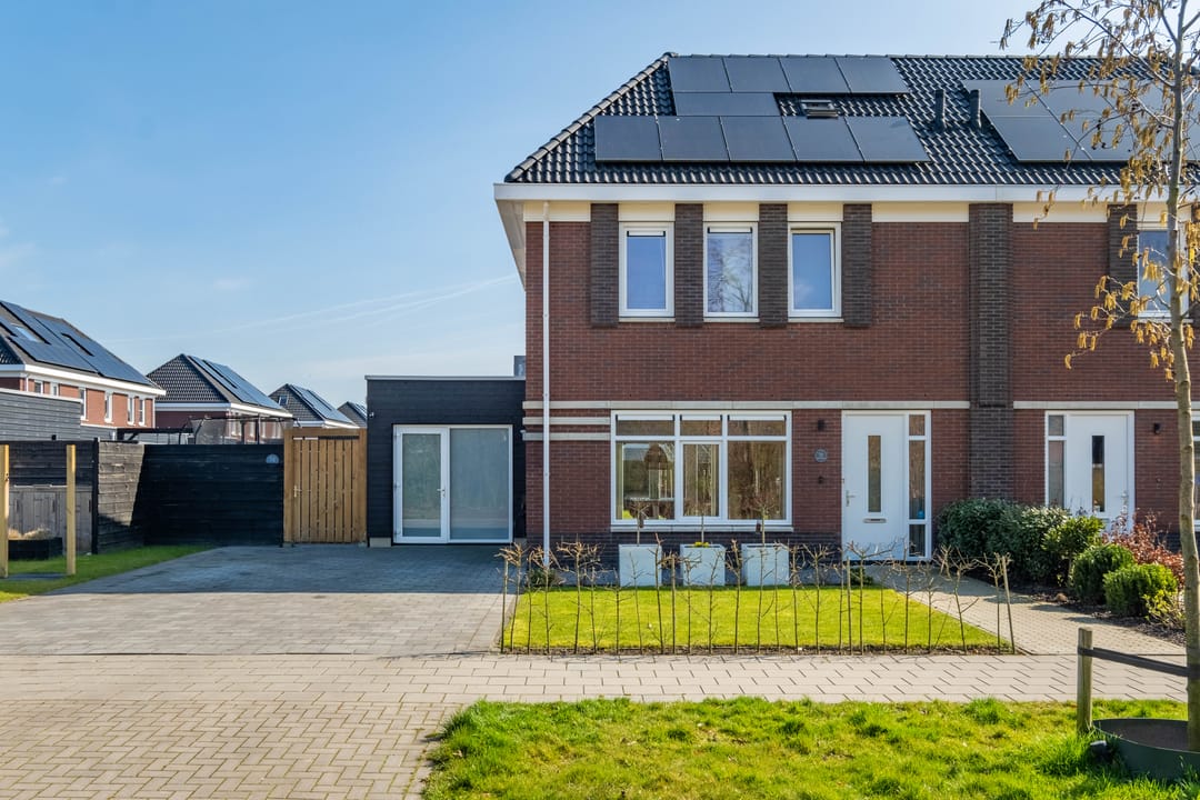 Foto 11 van Harinxma van Donialeane 16