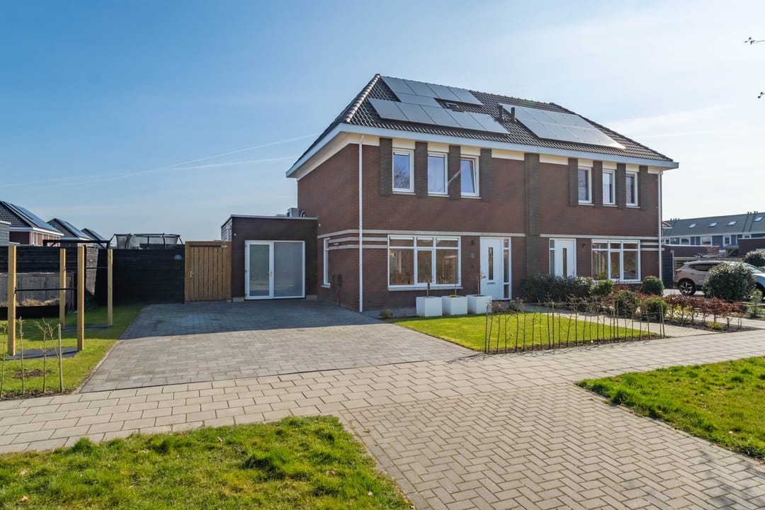 Foto 13 van Harinxma van Donialeane 16