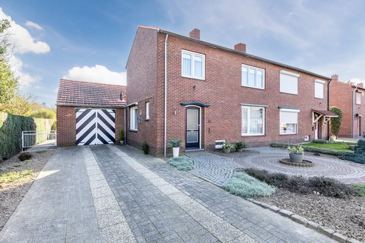 Photo 2 of Dorpsstraat 14