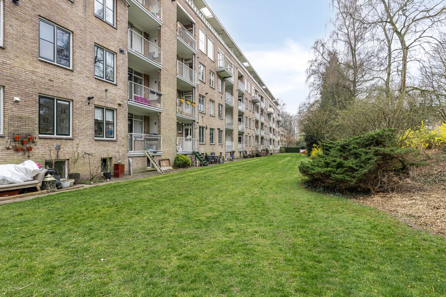 Foto 29 van Bernhardlaan 35-4A