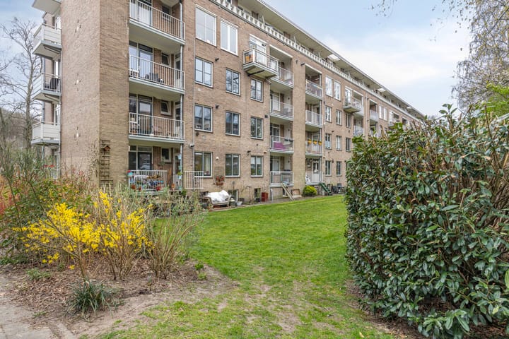 Foto 30 van Bernhardlaan 35-4A