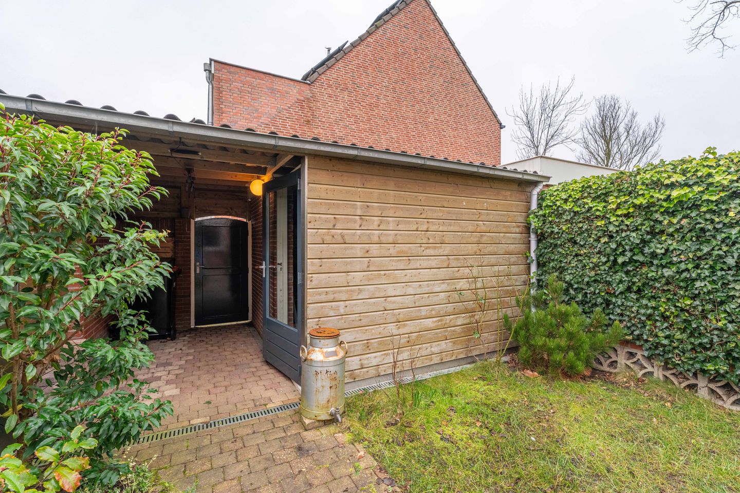 Photo 25 of Kamille 16