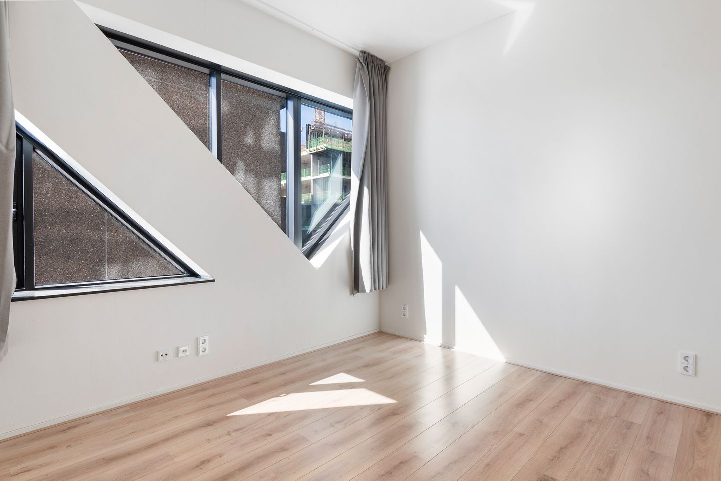 Foto 25 van Anna van Buerenplein 96