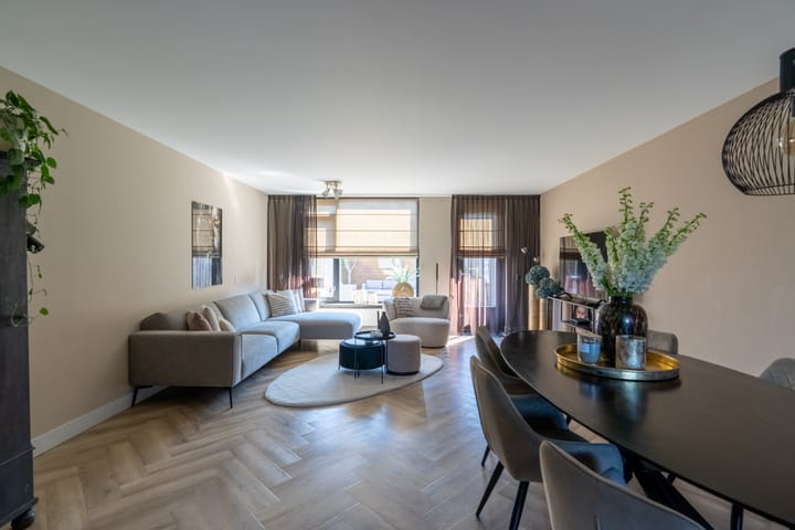 Photo 2 of Kamperfoelie 28