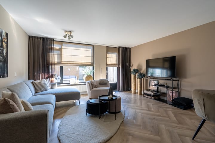 Photo 3 of Kamperfoelie 28