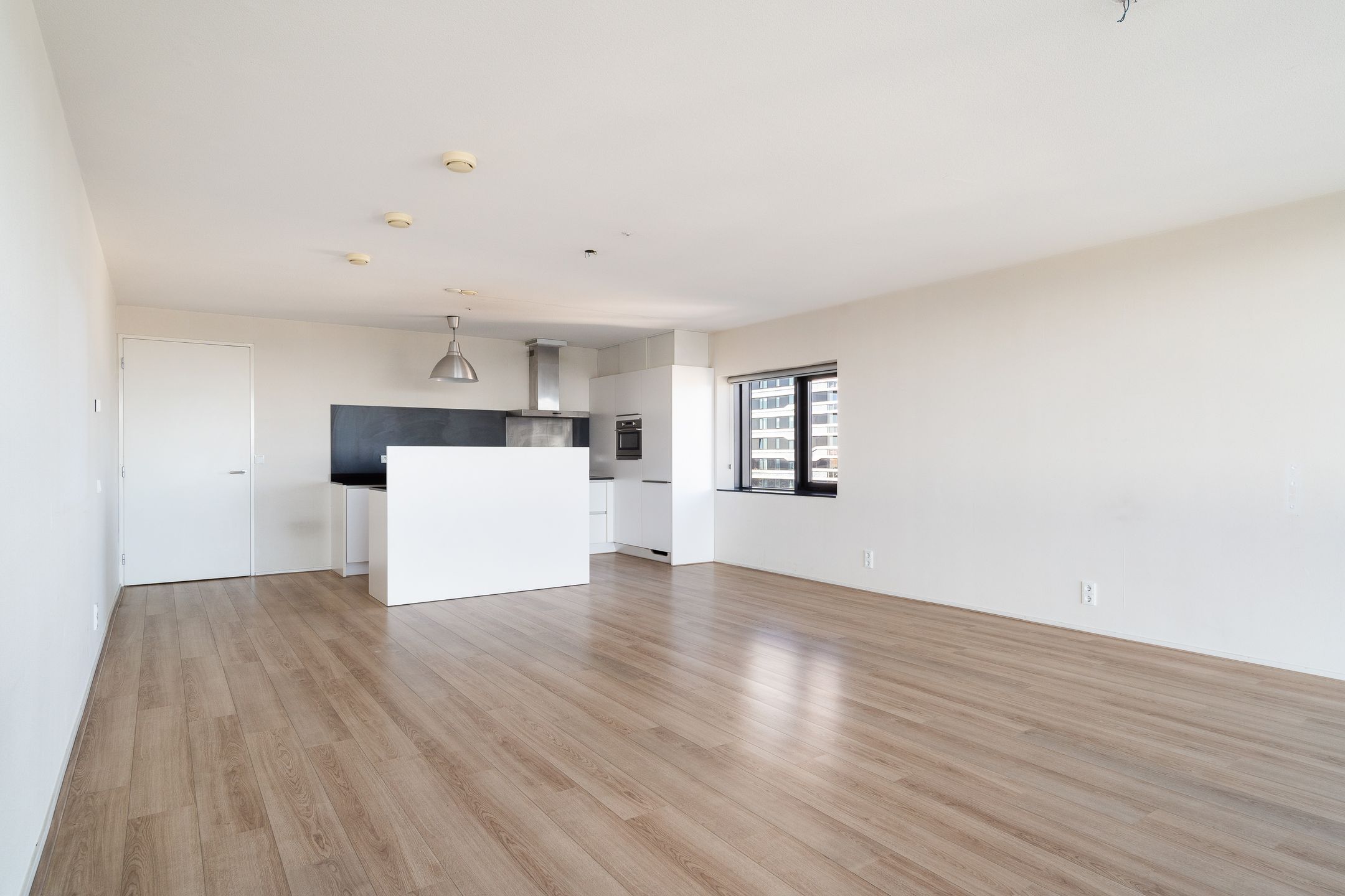 Foto 12 van Anna van Buerenplein 158