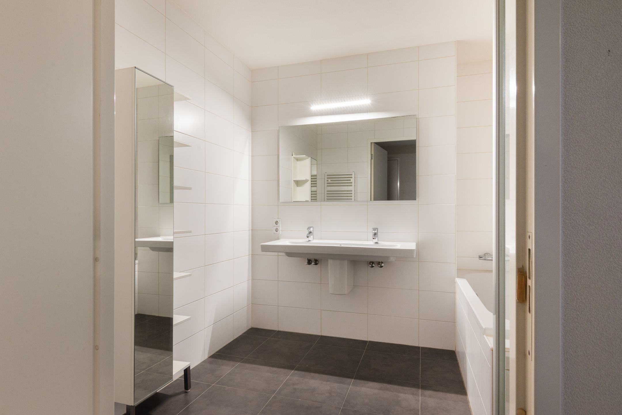 Foto 24 van Anna van Buerenplein 158