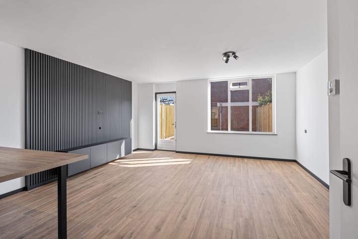 Foto 11 van Moerasbos 8