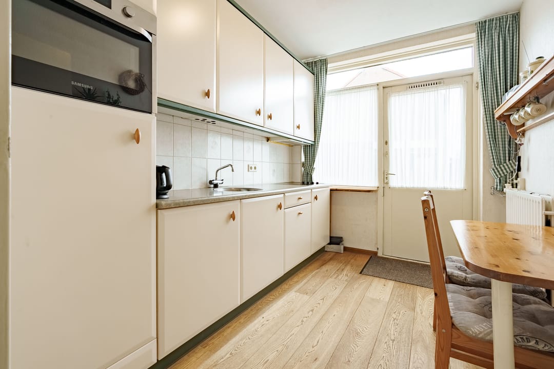 Photo 11 of Burg. de Geerplantsoen 9