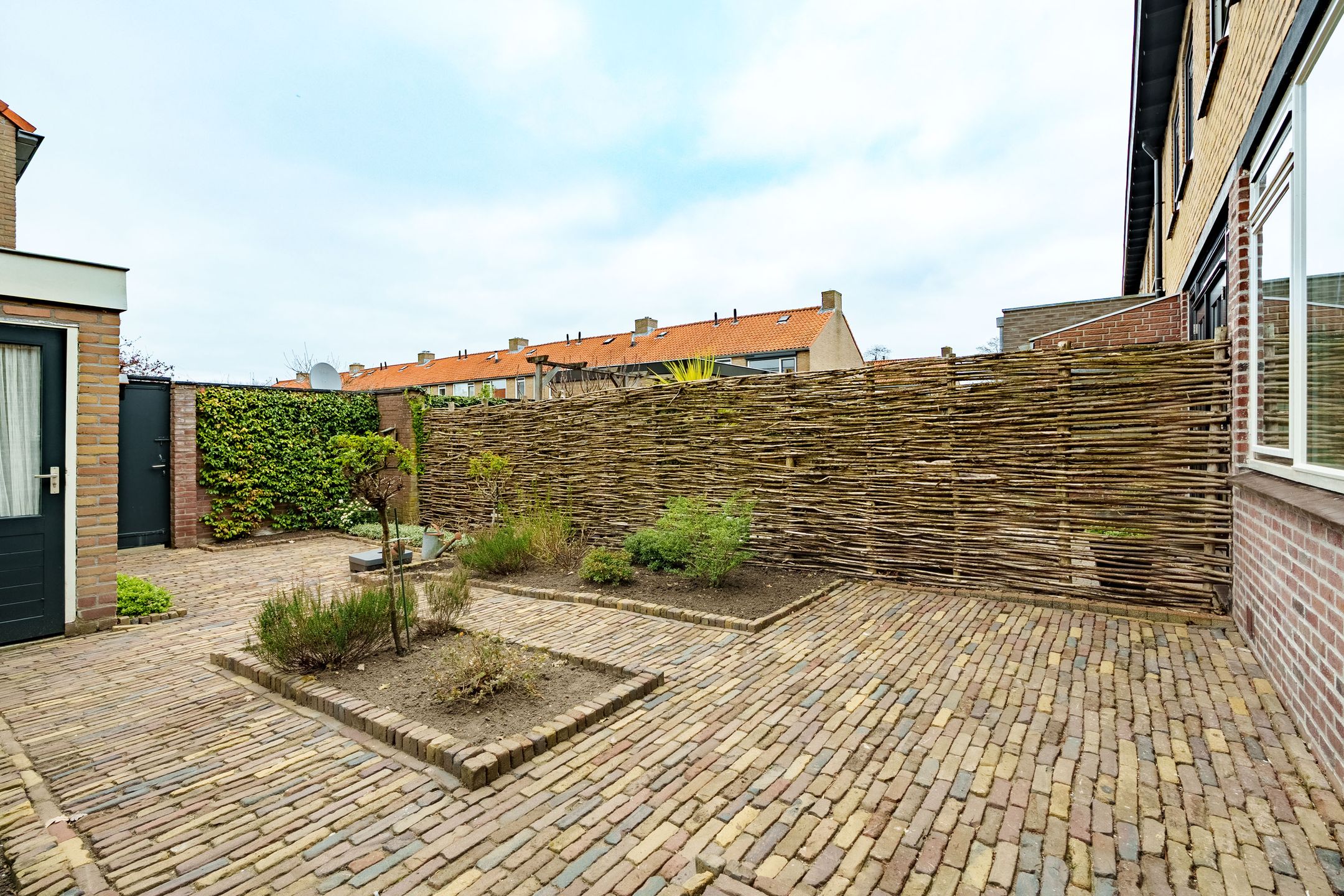 Photo 18 of Burg. de Geerplantsoen 9