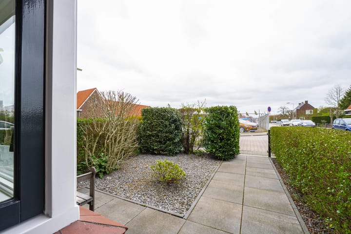 Photo 7 of J.D. van Leeuwenstraat 22