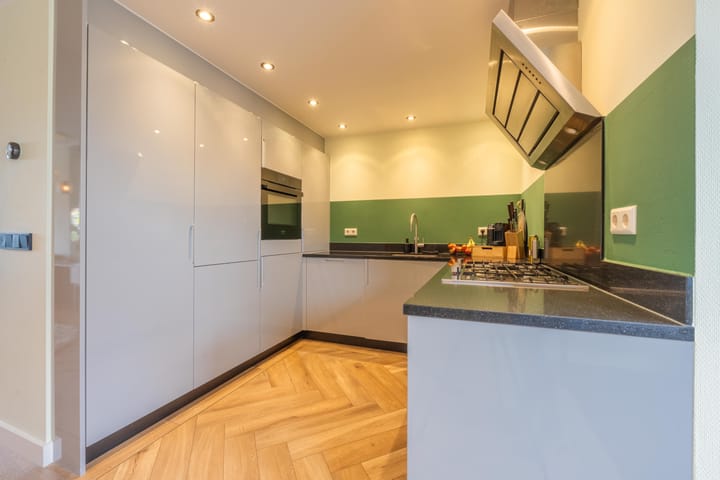 Photo 20 of J.D. van Leeuwenstraat 22