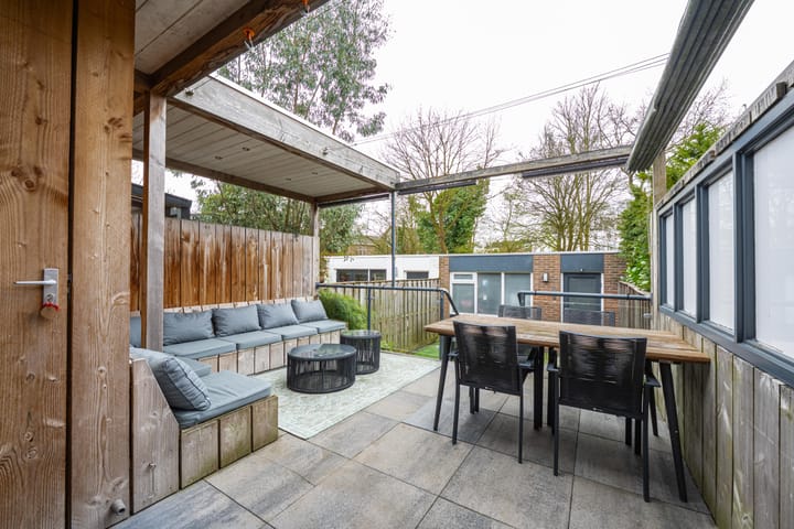 Photo 27 of J.D. van Leeuwenstraat 22