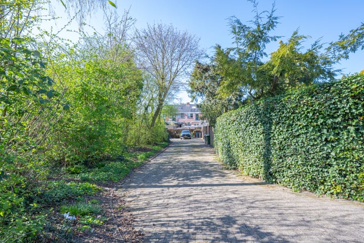 Photo 35 of J.D. van Leeuwenstraat 22