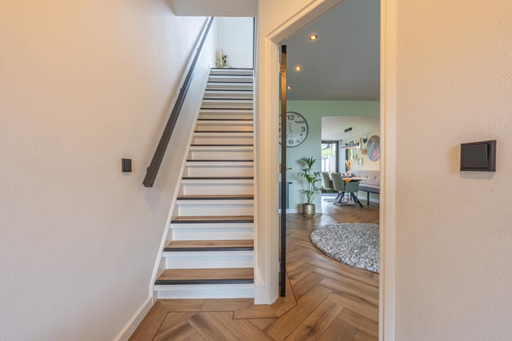 Photo 37 of J.D. van Leeuwenstraat 22