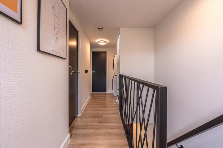 Photo 38 of J.D. van Leeuwenstraat 22