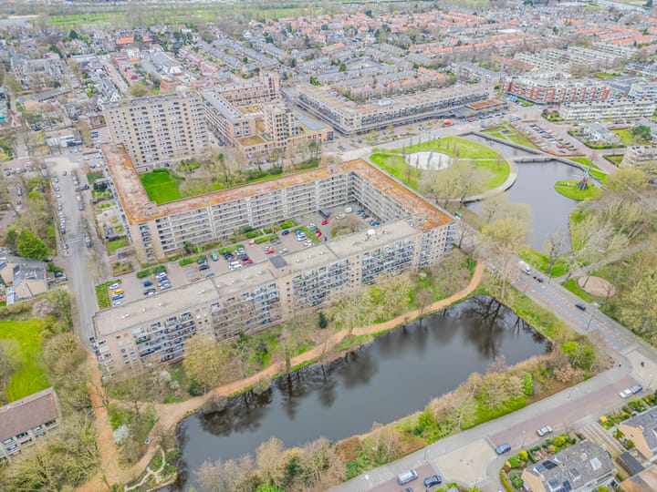 Foto 34 van Aert van Neslaan 242