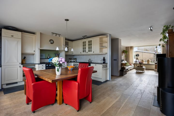 Photo 11 of Elzenstraat 73