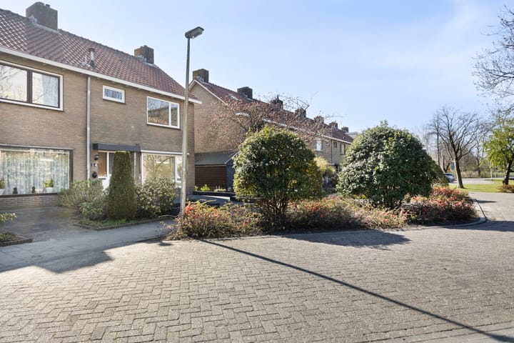 Photo 34 of Richard Holstraat 14