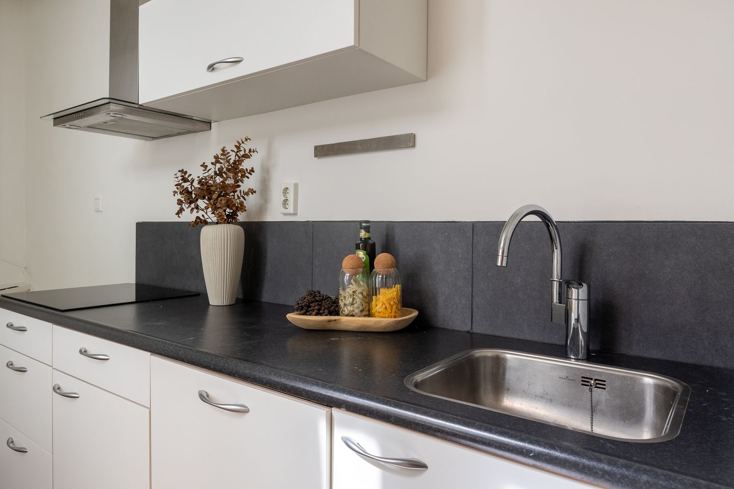 Photo 14 of Menadostraat 24