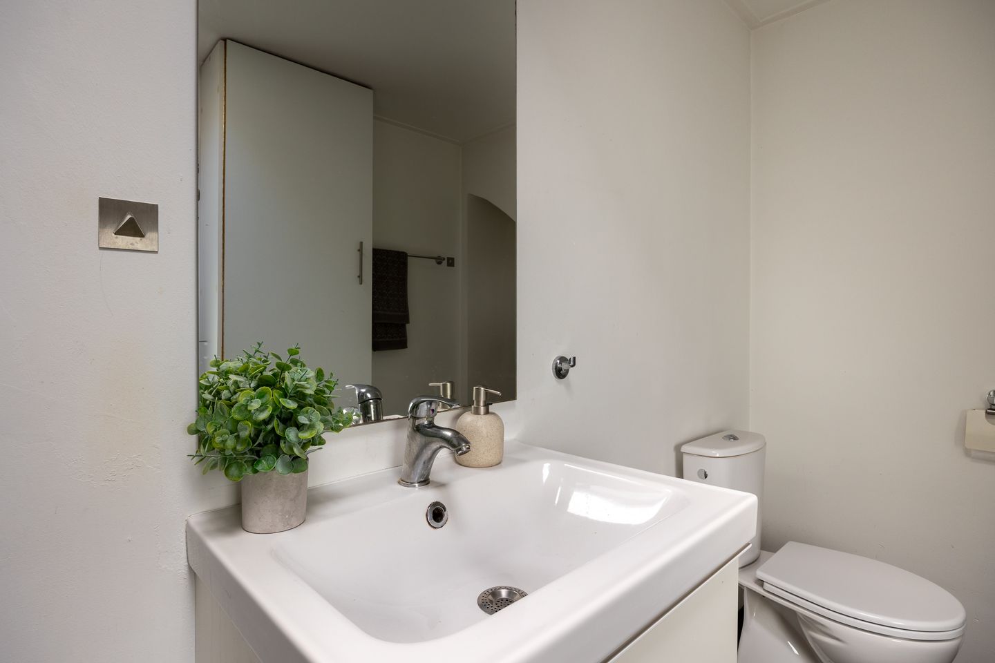 Photo 25 of Menadostraat 24