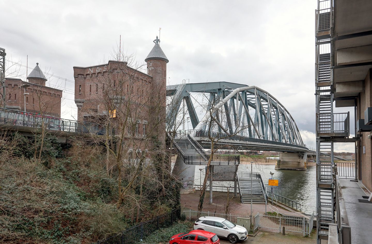 Photo 19 of Veemarkt 241