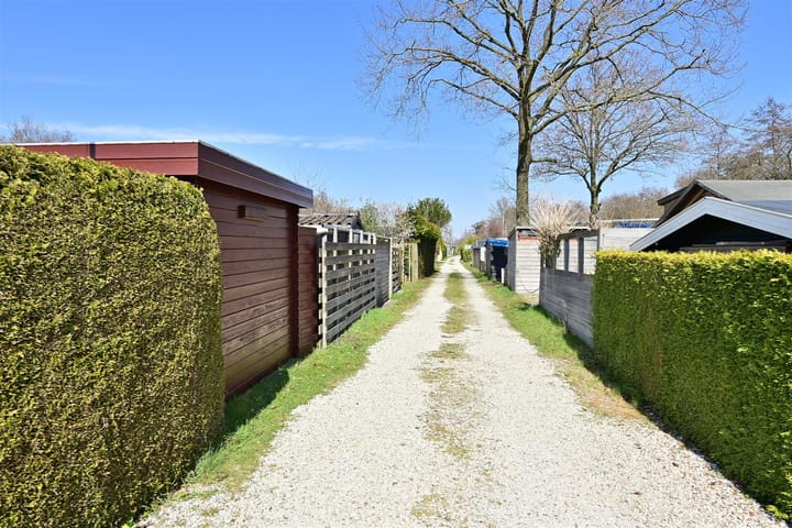 Photo 13 of Oud Loosdrechtsedijk 99 A nabij