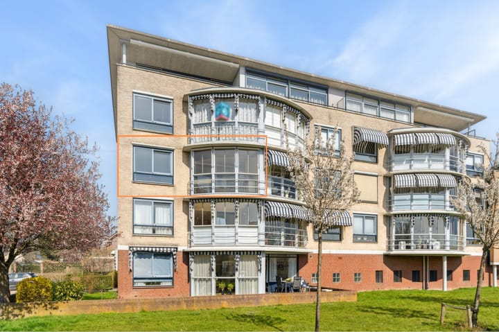 Bekijk foto van Serenadelaan 111