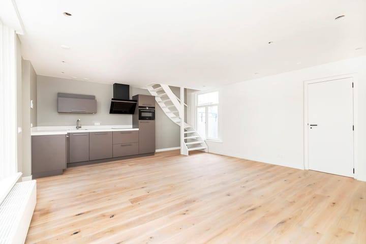 Photo 3 of Oudezijds Voorburgwal 99-F